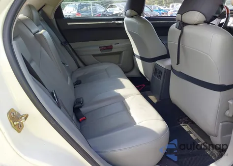 2006 Chrysler 300 Touring z USA, uszkodzony, nr VIN 2C3LK53G66H166836